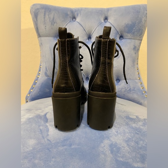 NWOT Croc Embossed Combat Boots - Picture 4 of 7